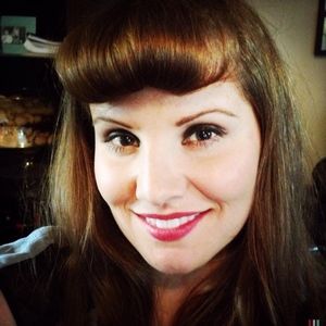 Meet your Posher, Elizabeth